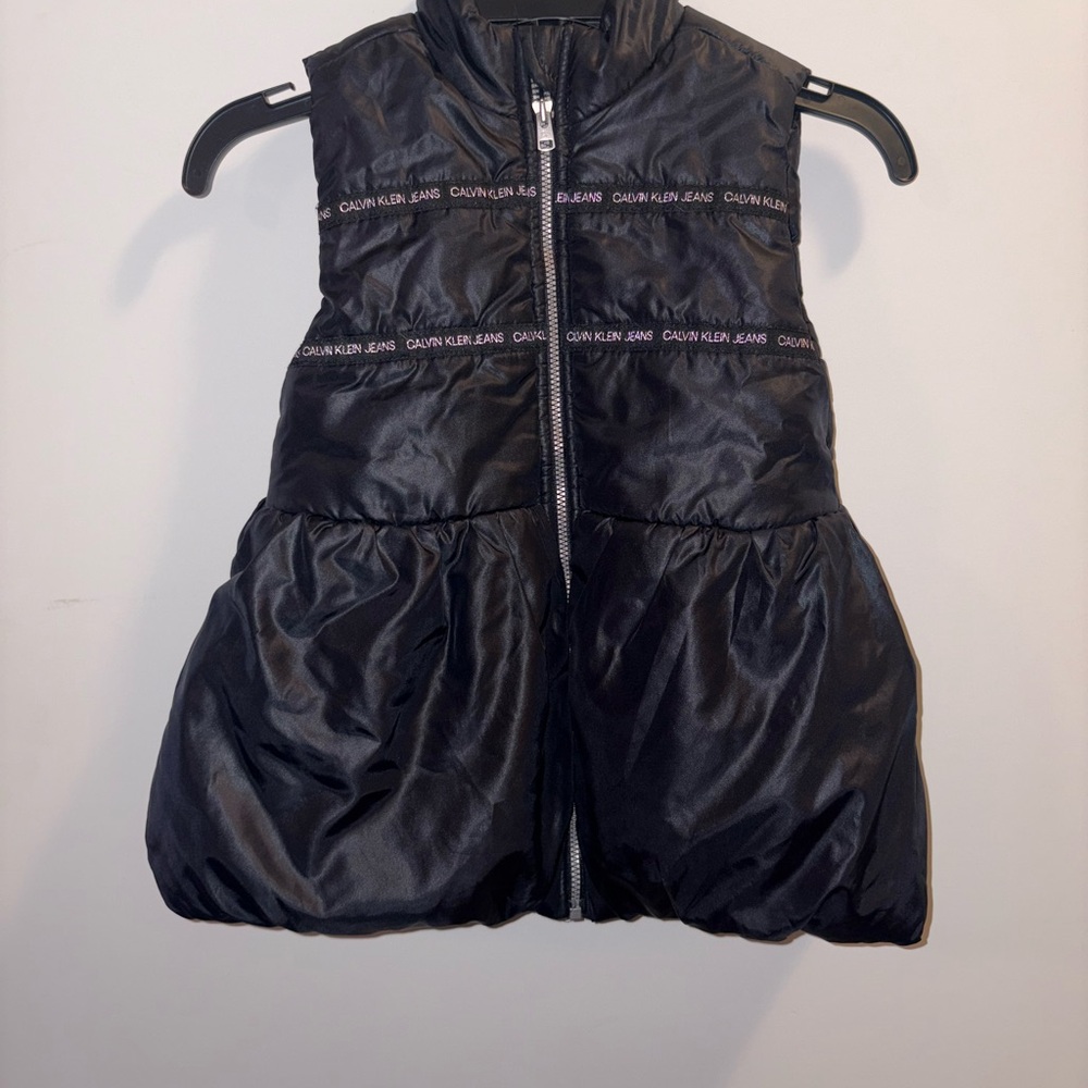 Calvin Klein puufy winter vest/Black size 6